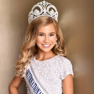 Meet your Posher, Emiley